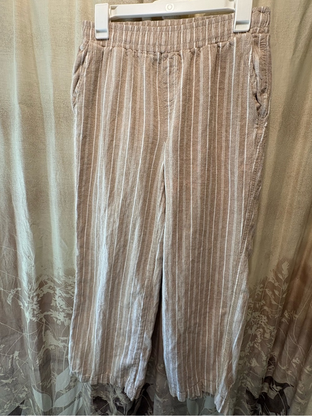 Briggs New York Beige & White Striped Linen-Blend Joggers